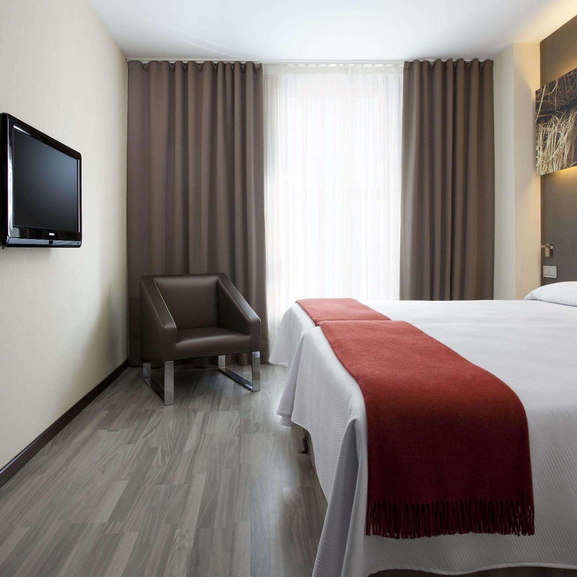 Nh Barcelona Diagonal Center Hotel Exterior photo