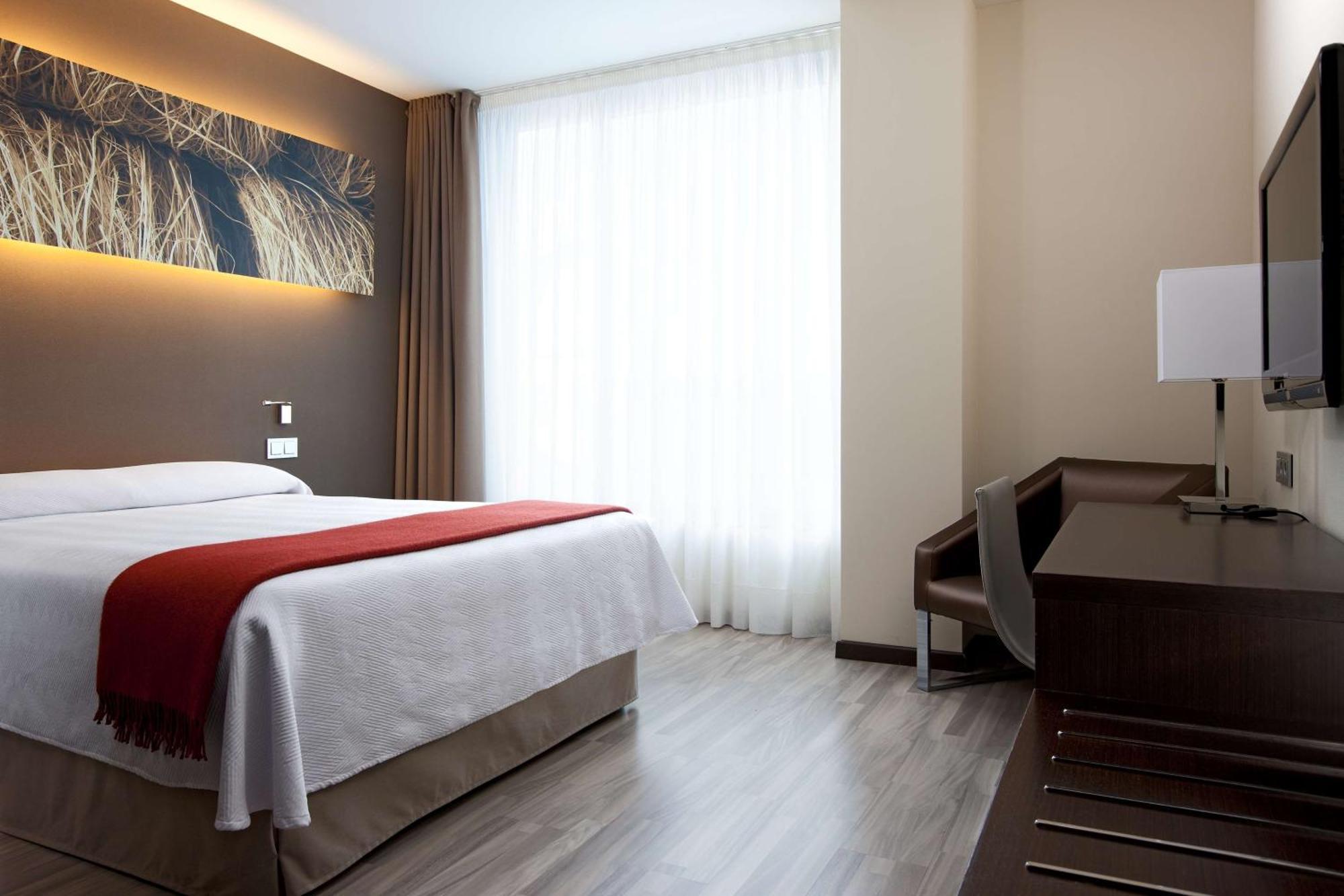 Nh Barcelona Diagonal Center Hotel Exterior photo