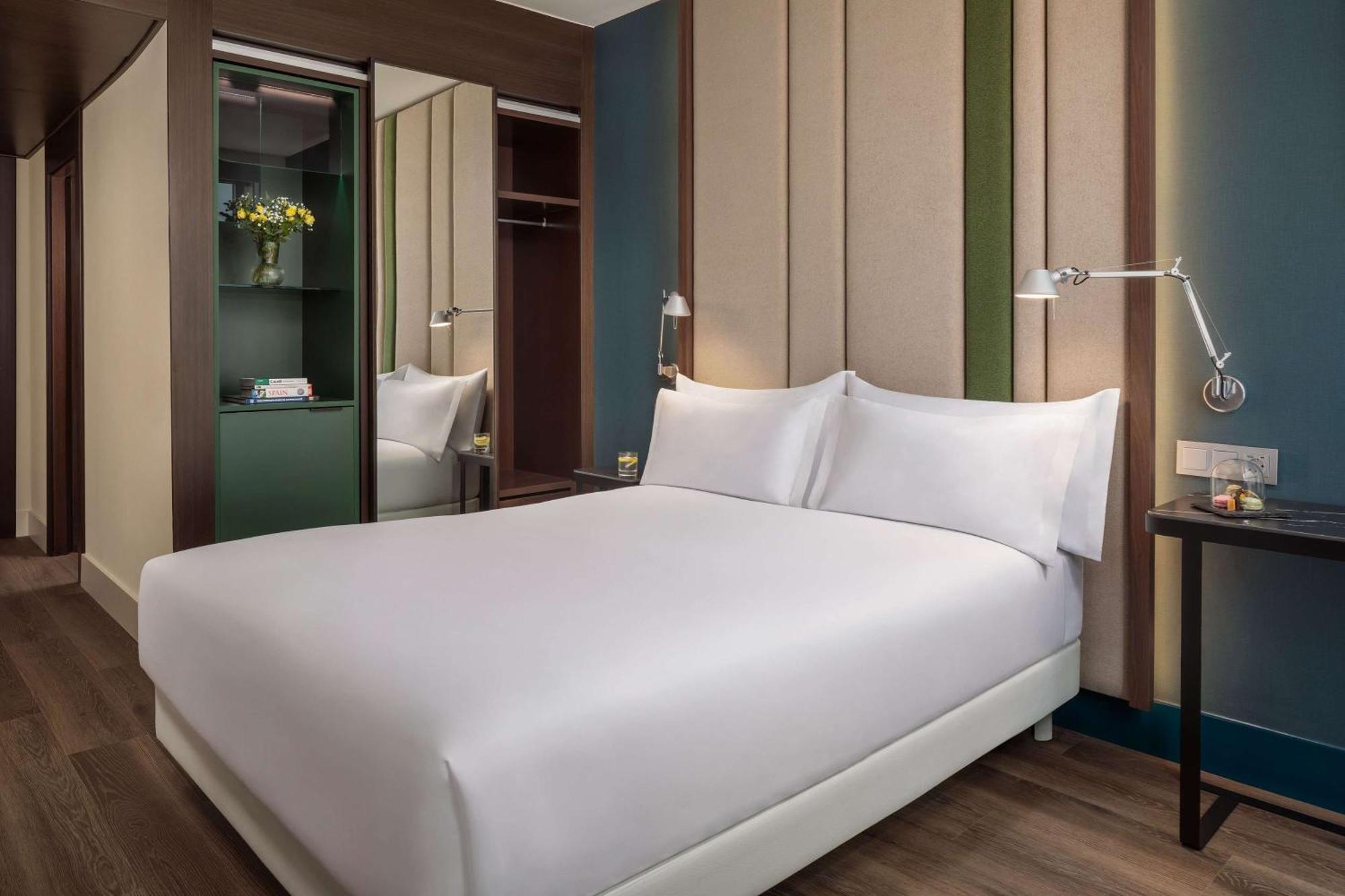 Nh Barcelona Diagonal Center Hotel Exterior photo