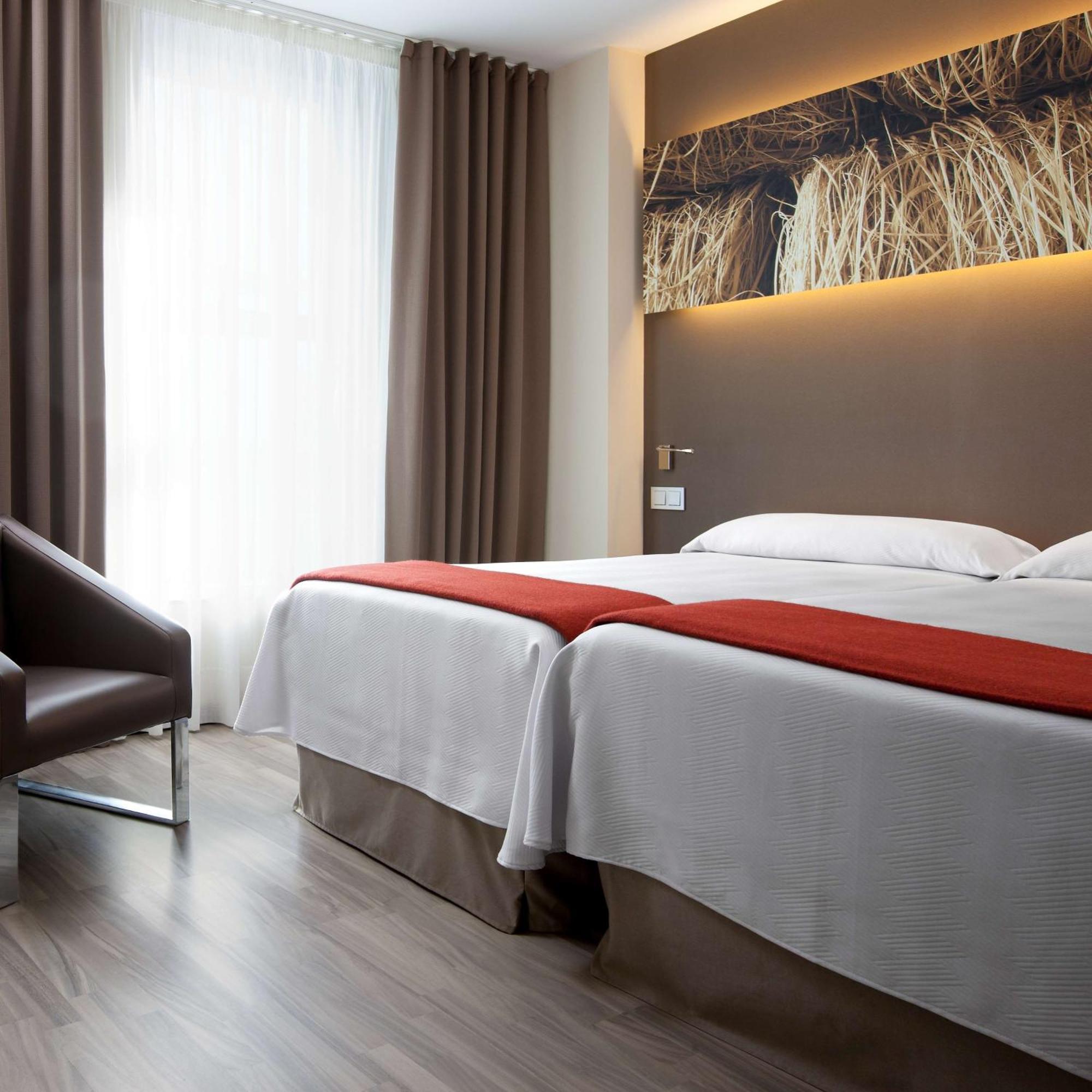 Nh Barcelona Diagonal Center Hotel Exterior photo