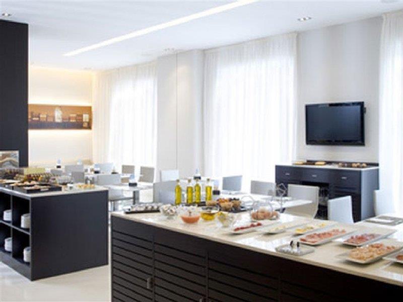 Nh Barcelona Diagonal Center Hotel Restaurant photo